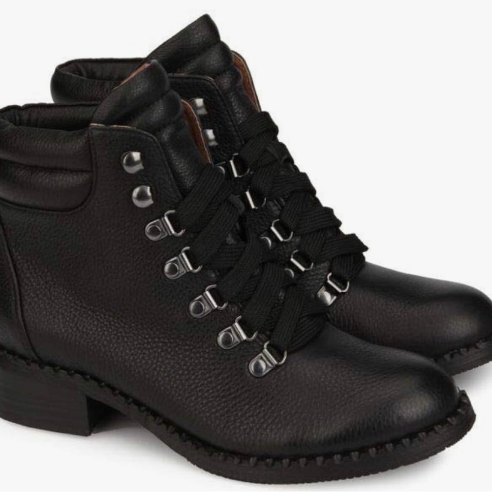 Lace up comfort boots